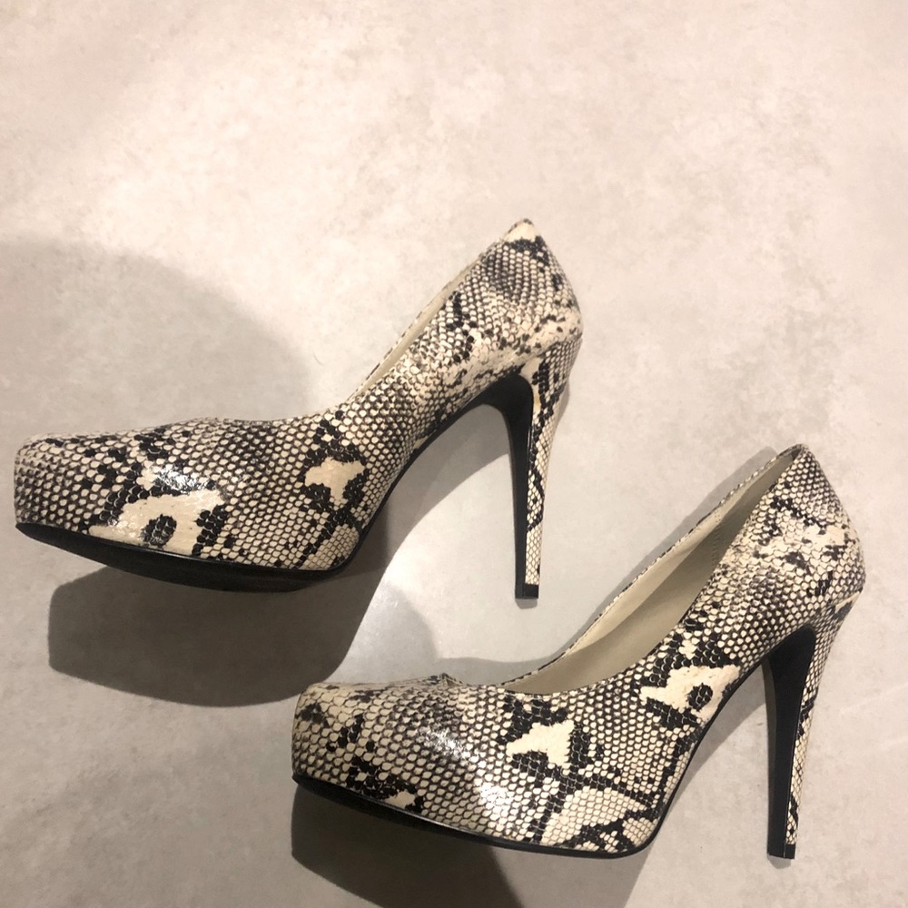 Colin Stuart Snakeskin design Heels